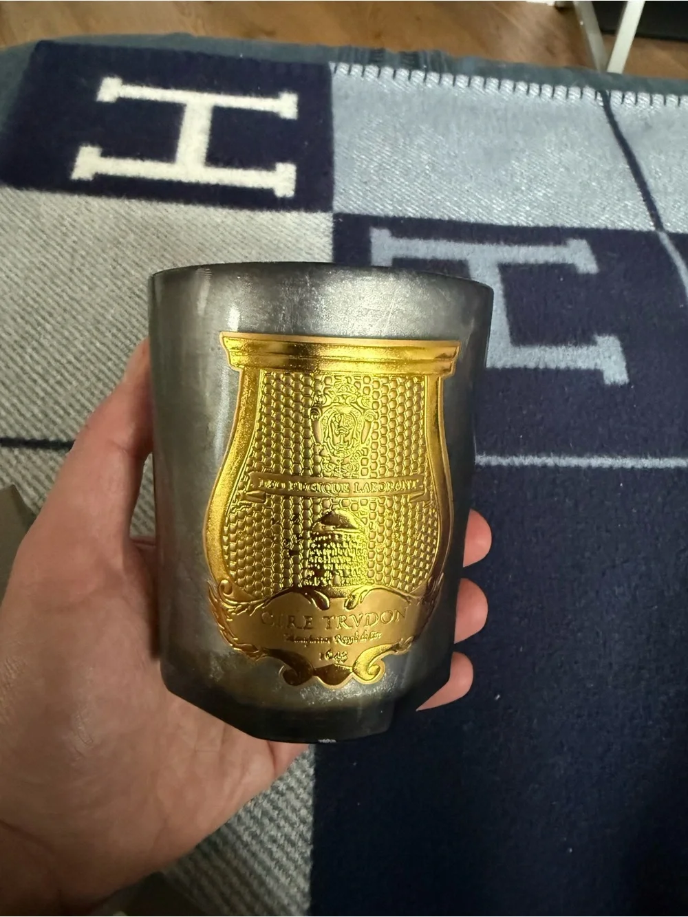 Cire Trudon Holiday Ernesto Candle - Gray/silver